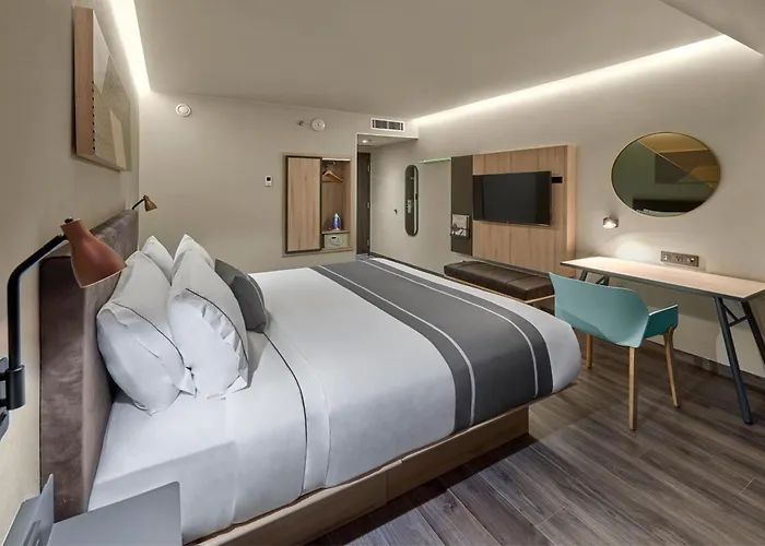 Hotel Express By Marriott Ciudad De Interlomas 3*