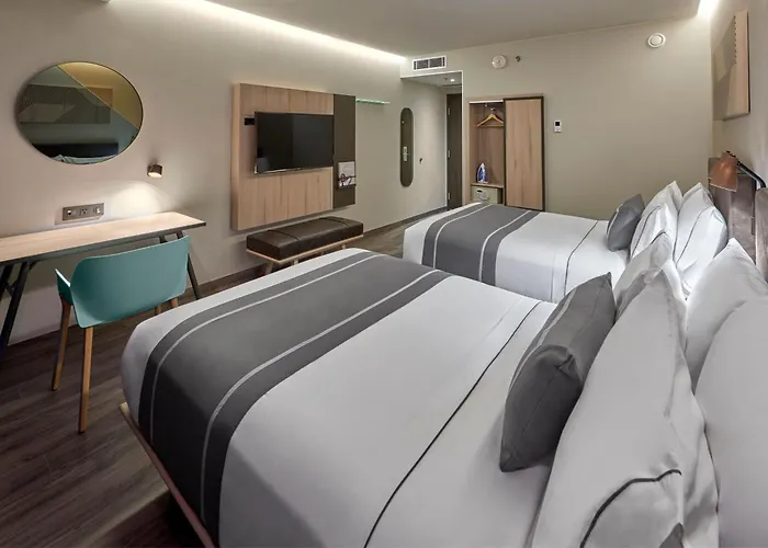 Hotel Express By Marriott Ciudad De Interlomas 3*