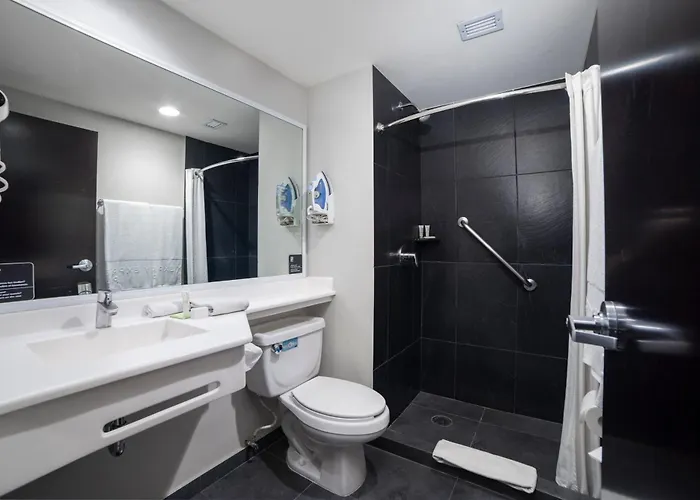 Hotel Express By Marriott Ciudad De Interlomas