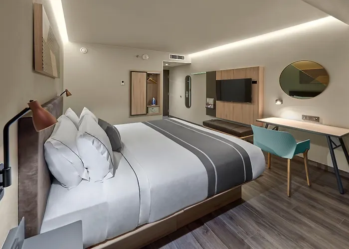 Hotel Express By Marriott Ciudad De Interlomas 3*